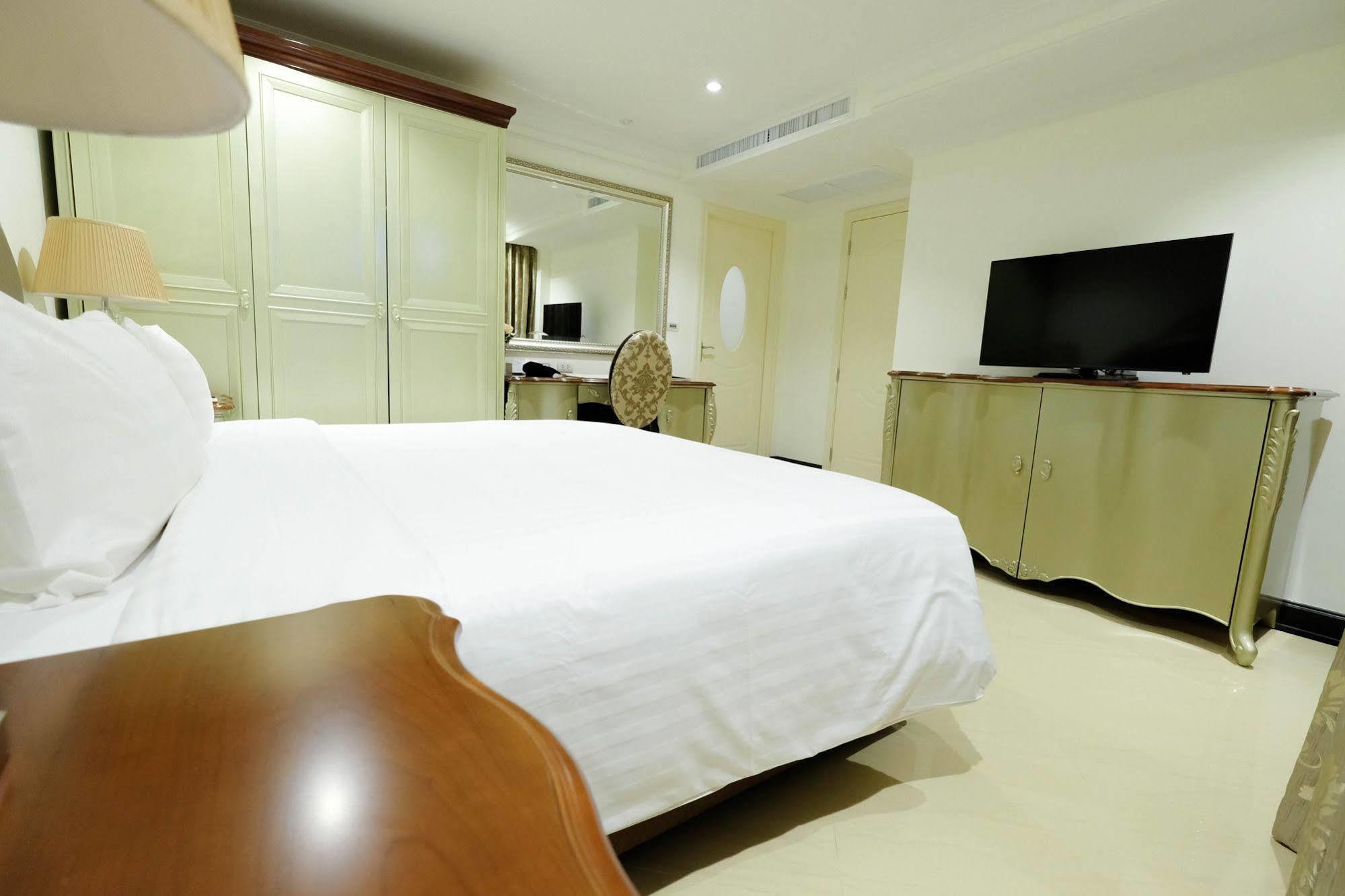 Lk President Otel Pattaya Dış mekan fotoğraf